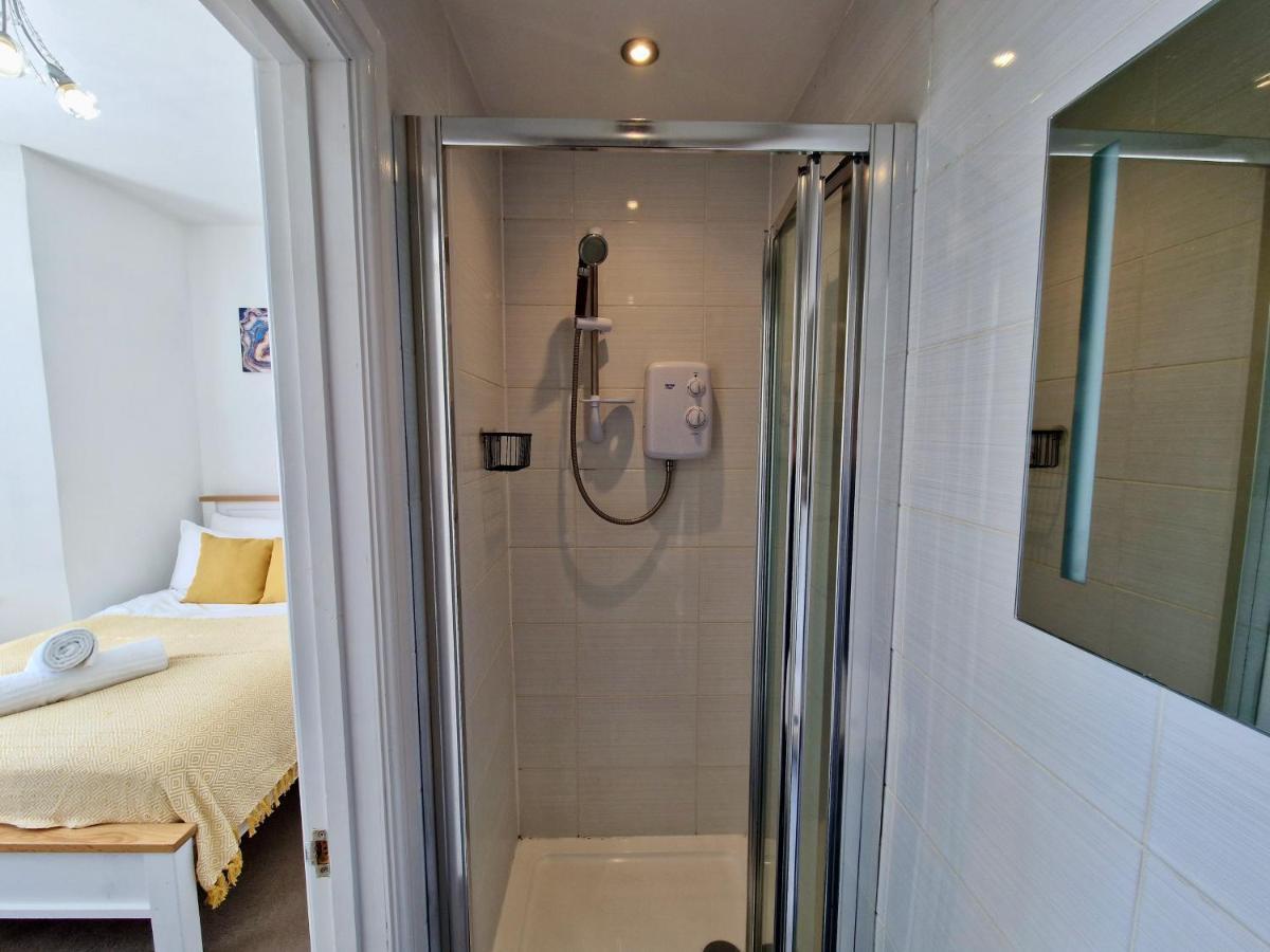 Centre Serviced House: Private With Ensuite & Parking * Coventry