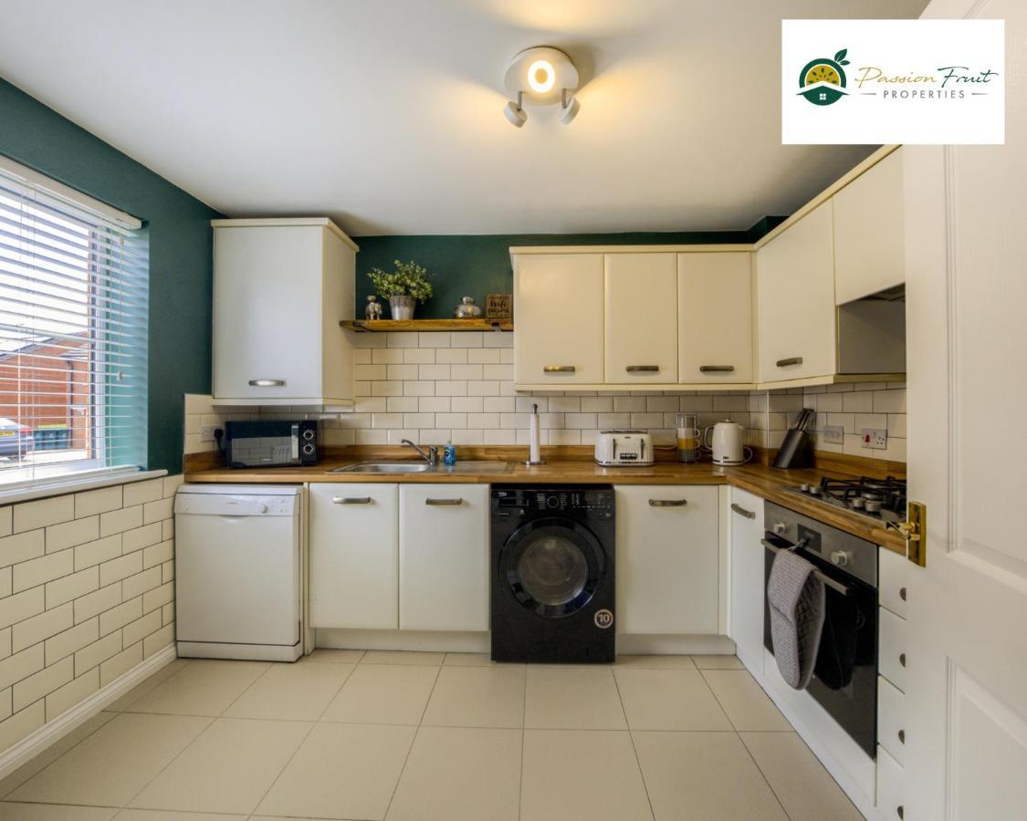 Passionfruit Properties: Cozy 3-bedroom With Wi-fi And Garden *