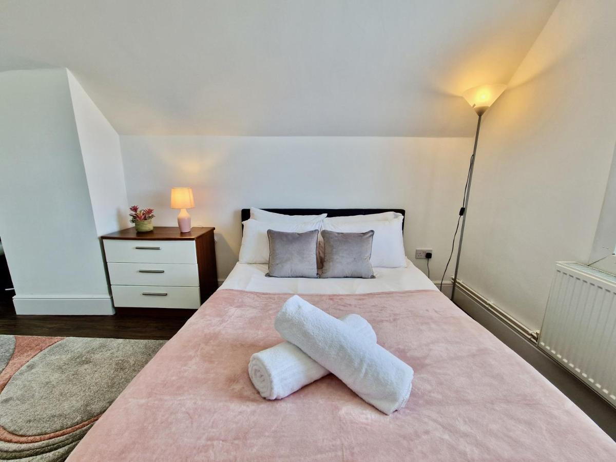 Homestay Centre Serviced House: Private With Ensuite & Parking *