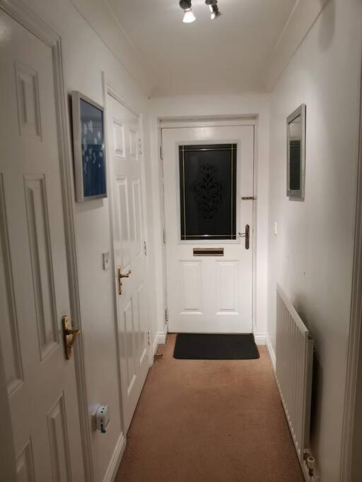 Cosy And Spacious Double Bedrooms Close To Apartment Coventry