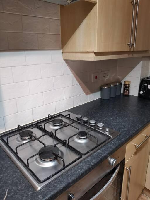 Cosy And Spacious Double Bedrooms Close To Apartment Coventry