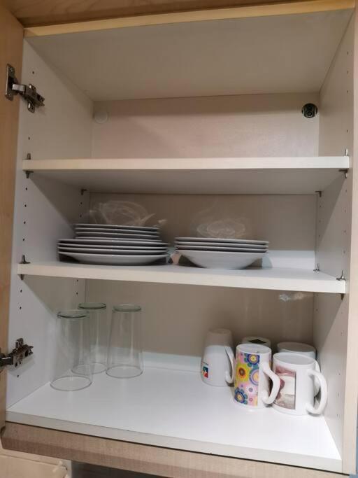 Cosy And Spacious Double Bedrooms Close To Apartment *