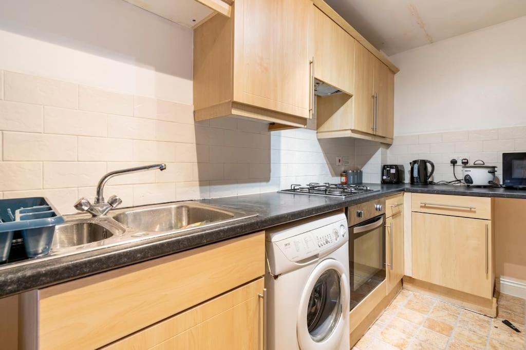 Cosy And Spacious Double Bedrooms Close To * Coventry