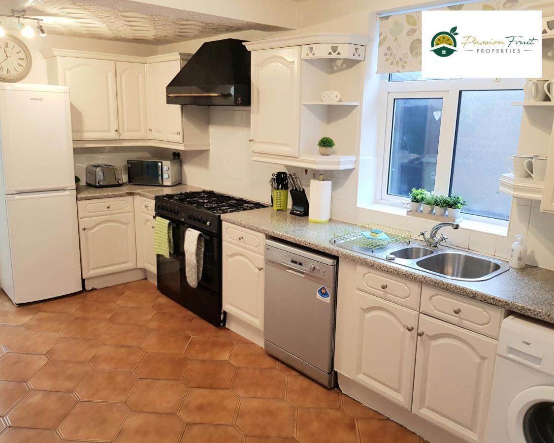 Apartment Passionfruits' Retreat: 3br With Pool Table & Garden