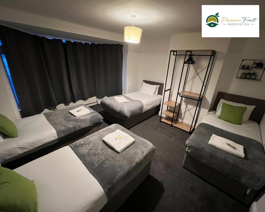 Passionfruits' Retreat: 3br With Pool Table & Garden *