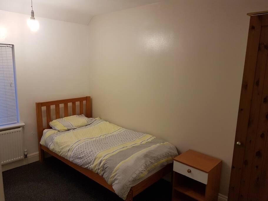 Two Bedroom Maisonette Close Towarwick Uni * Coventry