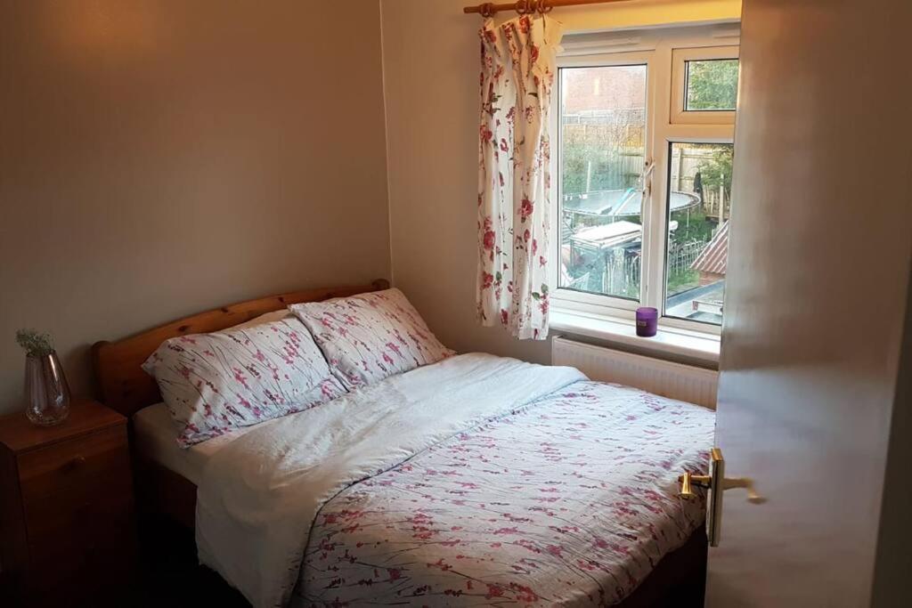 Two Bedroom Maisonette Close Towarwick Uni Apartamento Coventry