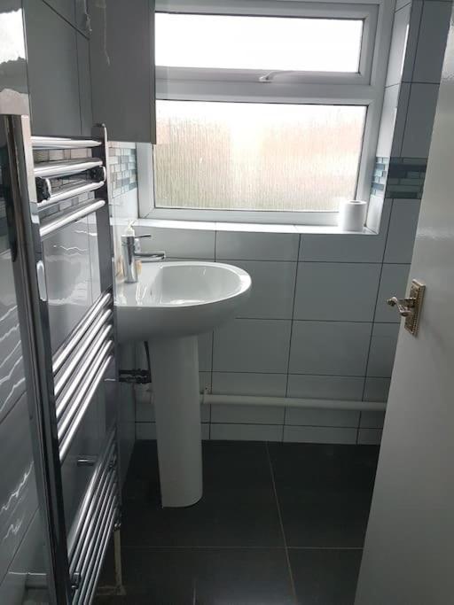 Two Bedroom Maisonette Close Towarwick Uni * Coventry