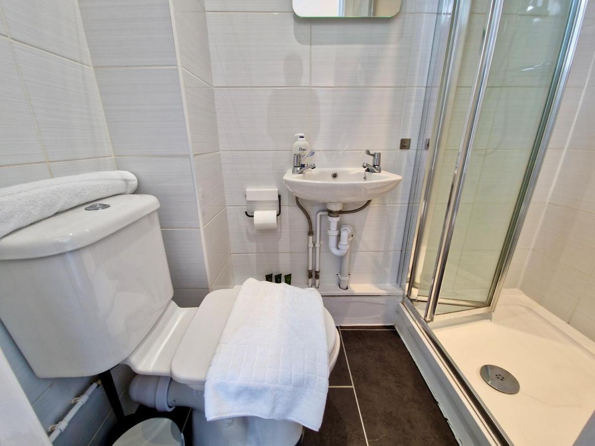 Centre Serviced House: Private With Ensuite & Parking Homestay Coventry