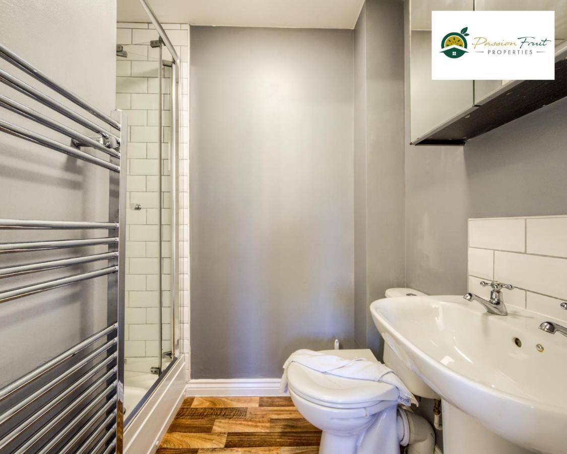 Passionfruit Properties: Cozy 3-bedroom With Wi-fi And Garden Apartment