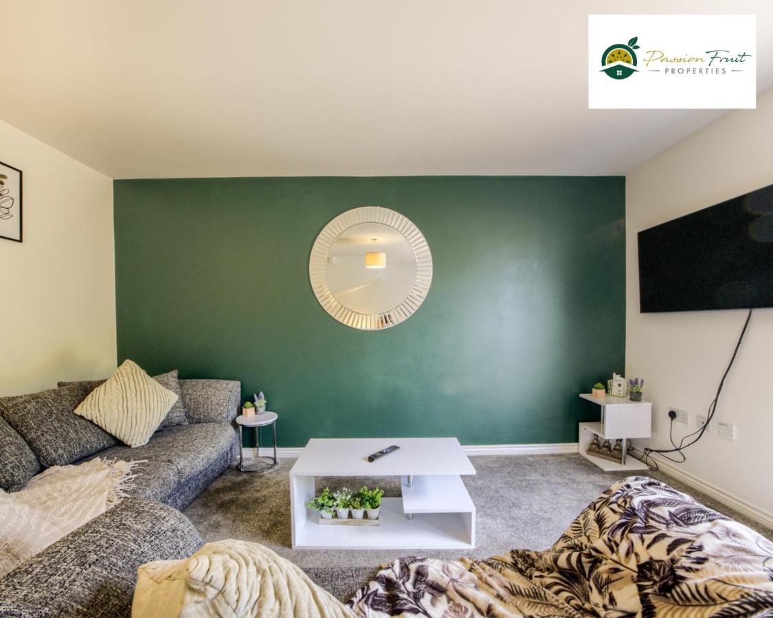 Passionfruit Properties: Cozy 3-bedroom With Wi-fi And Garden Apartment