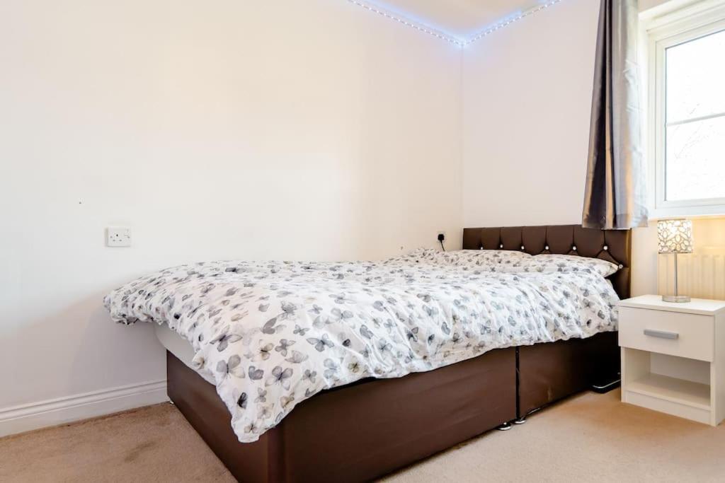 Cosy And Spacious Double Bedrooms Close To Coventry