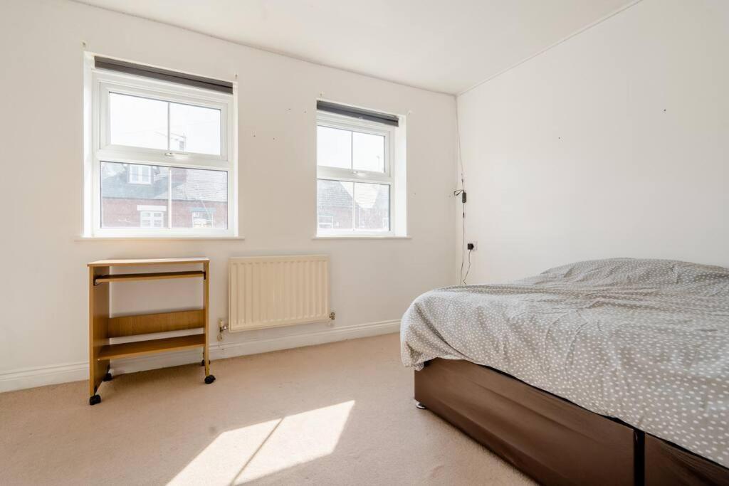 Apartment Cosy And Spacious Double Bedrooms Close To Coventry