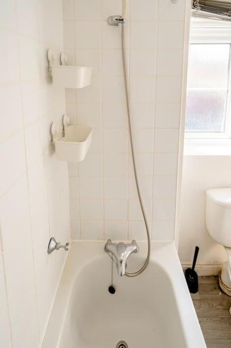 Cosy And Spacious Double Bedrooms Close To Coventry