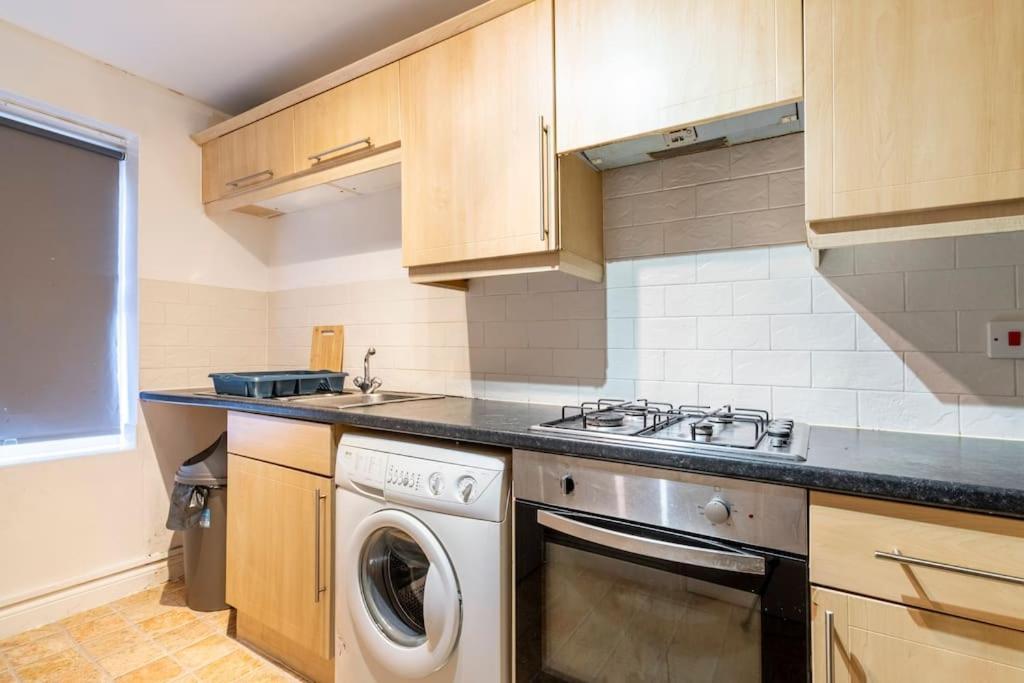 Cosy And Spacious Double Bedrooms Close To * Coventry