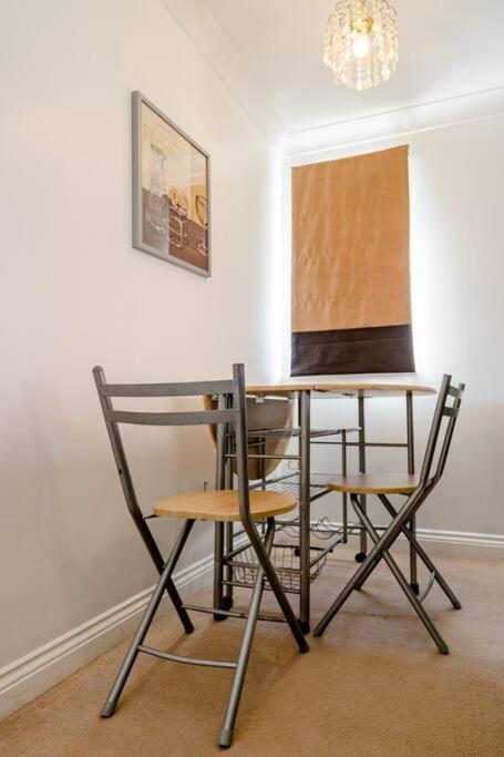Cosy And Spacious Double Bedrooms Close To Coventry