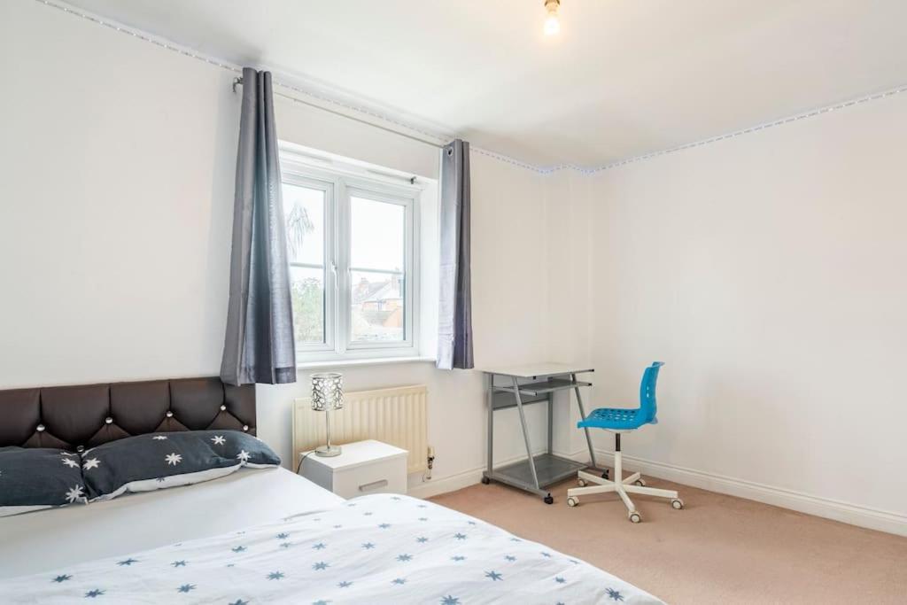 Cosy And Spacious Double Bedrooms Close To Apartment