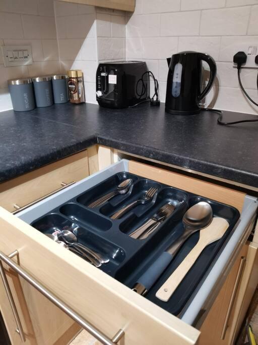 Cosy And Spacious Double Bedrooms Close To Apartment Coventry