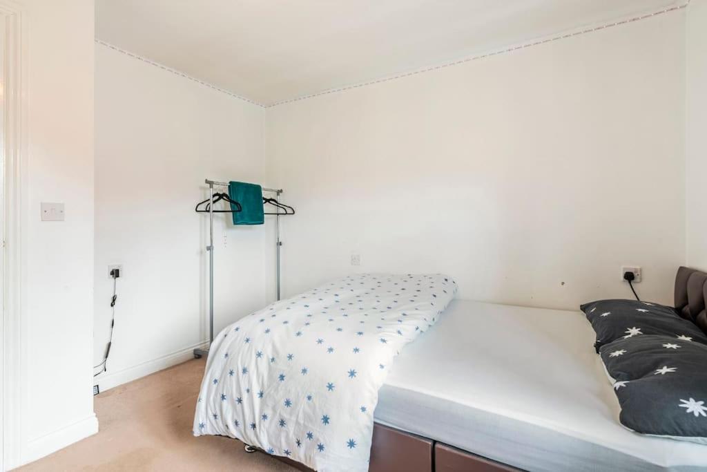 Cosy And Spacious Double Bedrooms Close To * Coventry