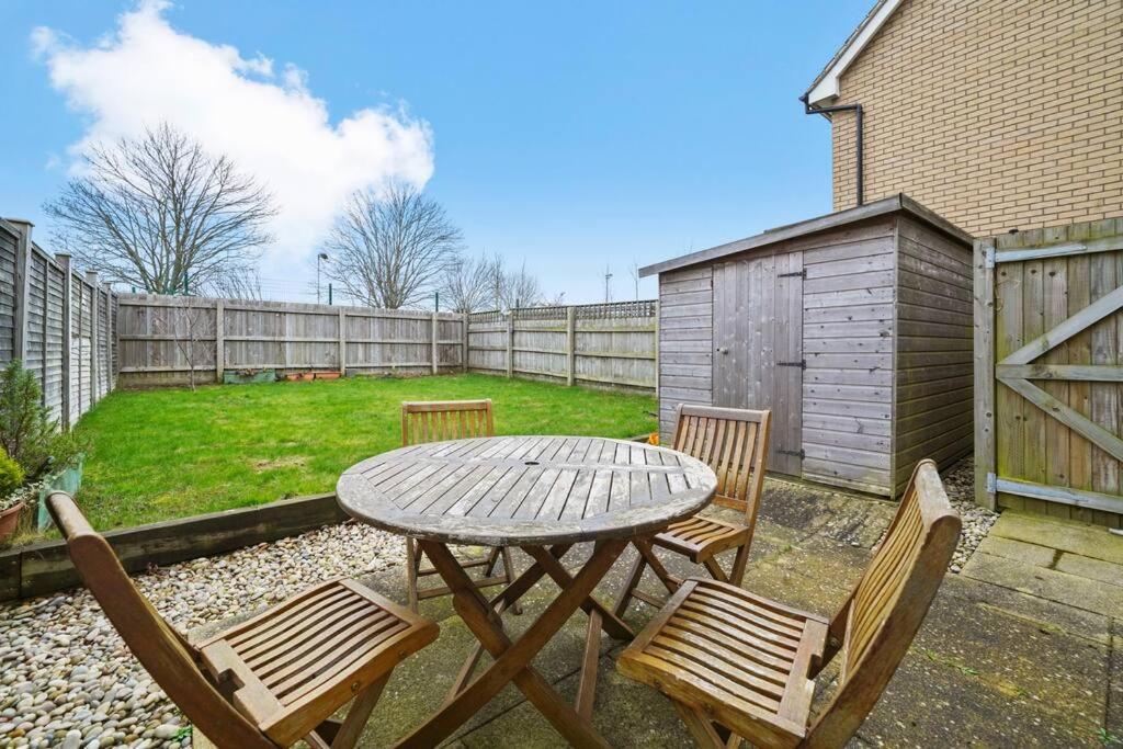 Luxury Detached House With Free Parking, Fast Wifi And Smart Tv With Netflix By Yoko Coventry