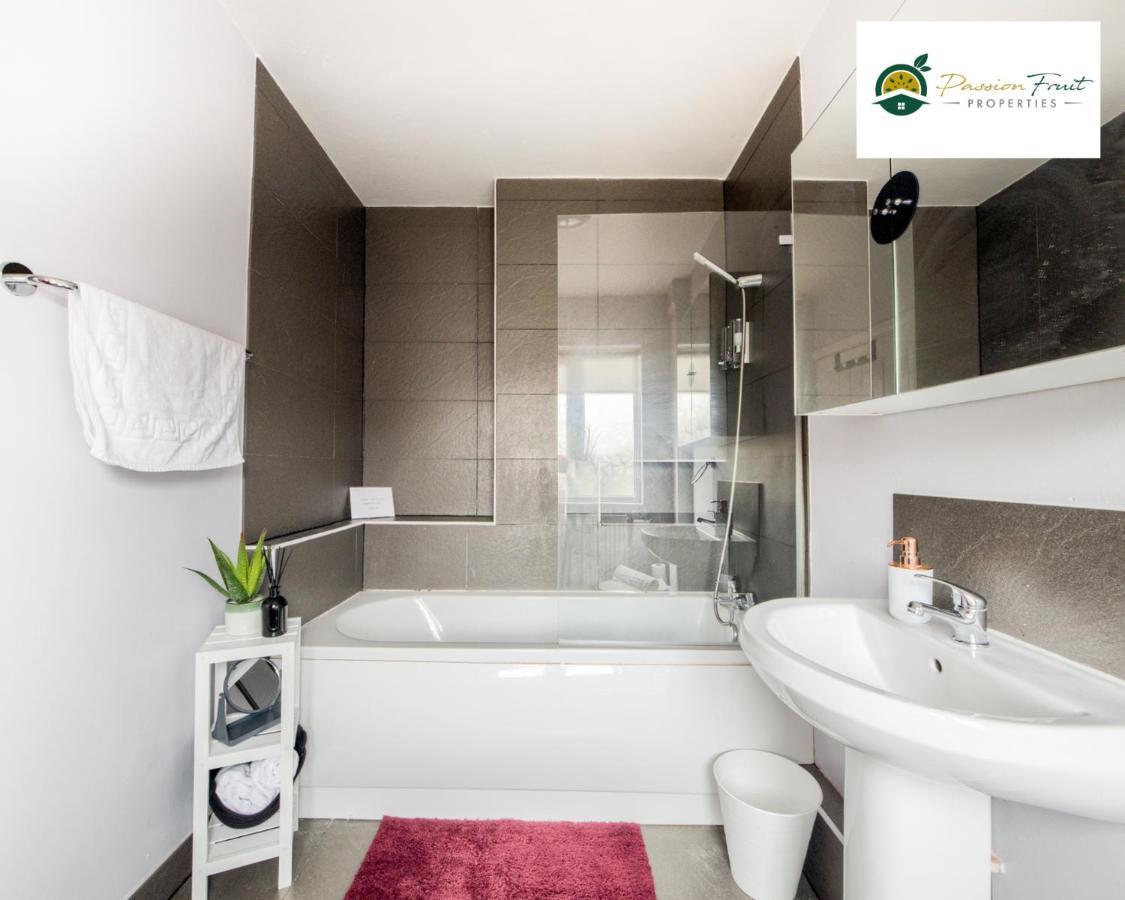 Apartment 3 Bedroom House With 5 Beds House By Passionfruit Near Centre - Bcc Coventry
