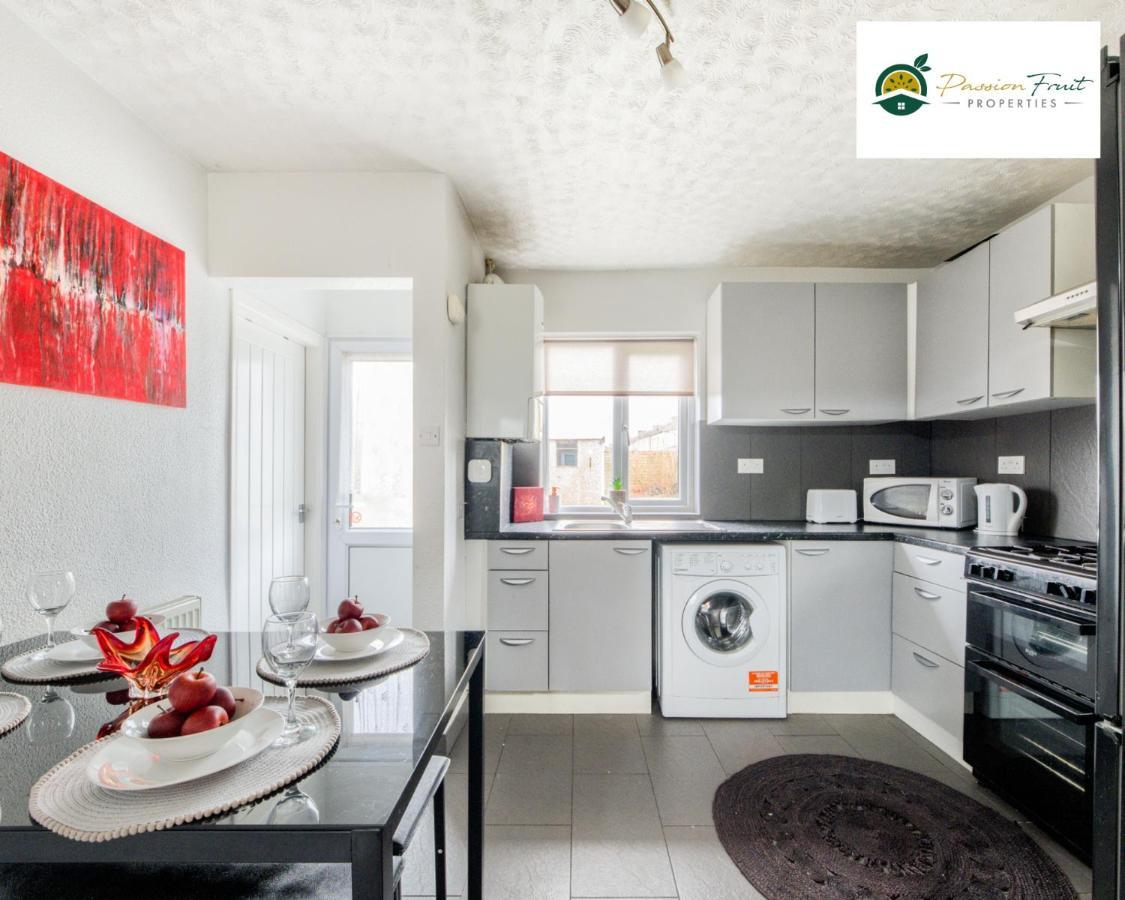 3 Bedroom House With 5 Beds House By Passionfruit Near Centre - Bcc Apartment