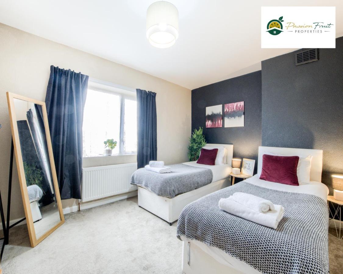 3 Bedroom House With 5 Beds House By Passionfruit Near Centre - Bcc Apartment *