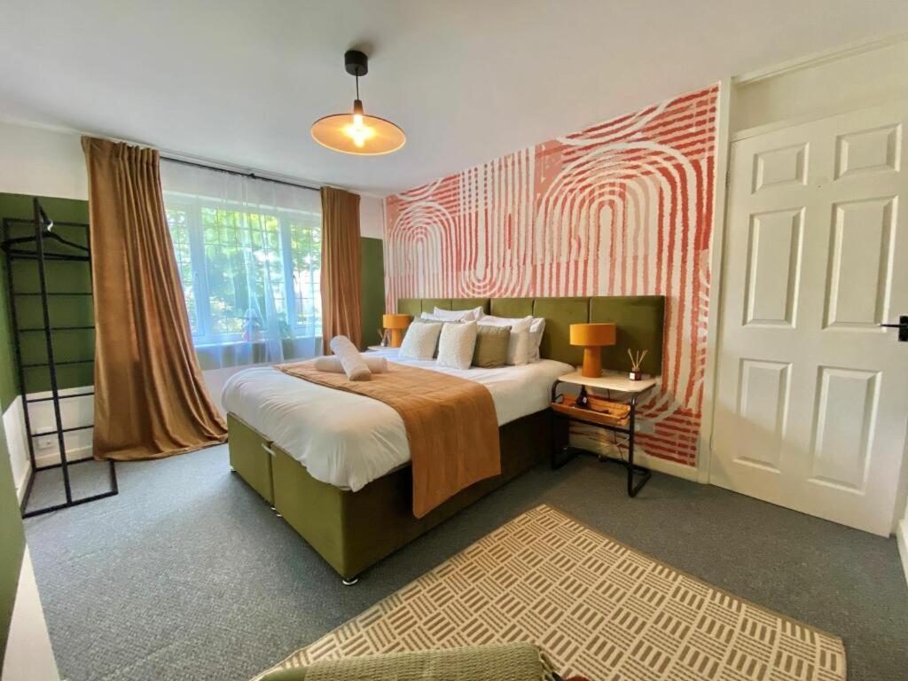 Huge 4bed 2bath Private Parking Nec By Empower Homes Holiday home *