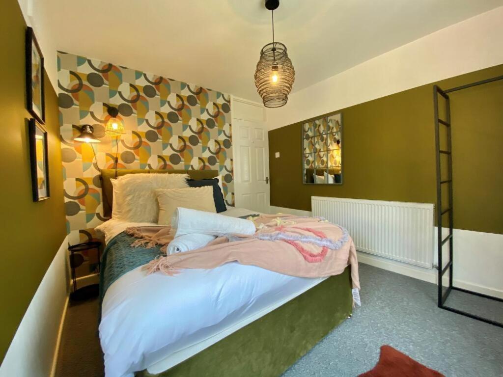 Huge 4bed 2bath Private Parking Nec By Empower Homes Holiday home *