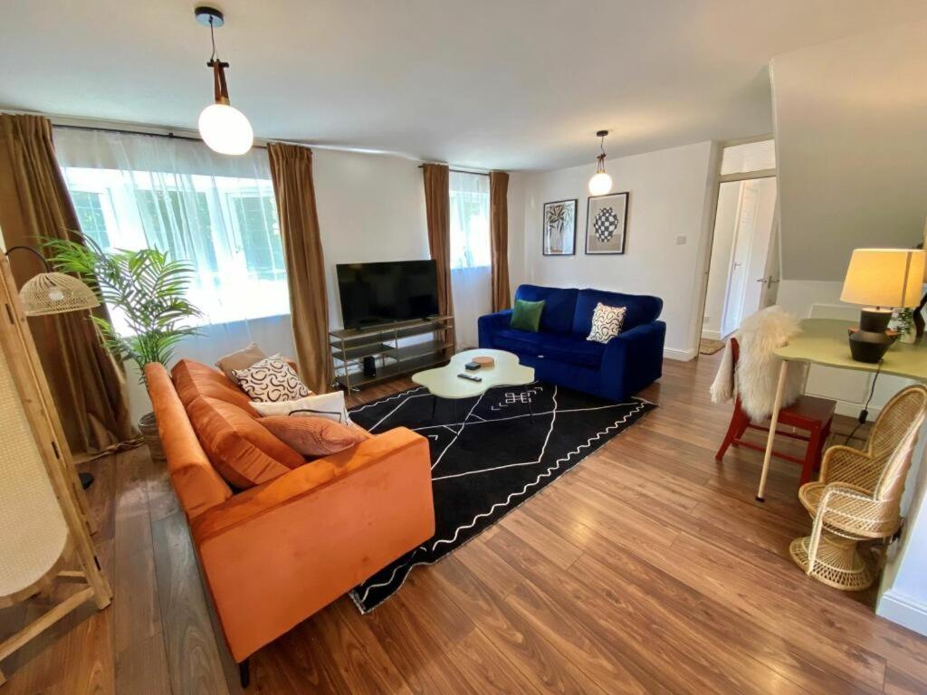 Huge 4bed 2bath Private Parking Nec By Empower Homes Holiday home Coventry