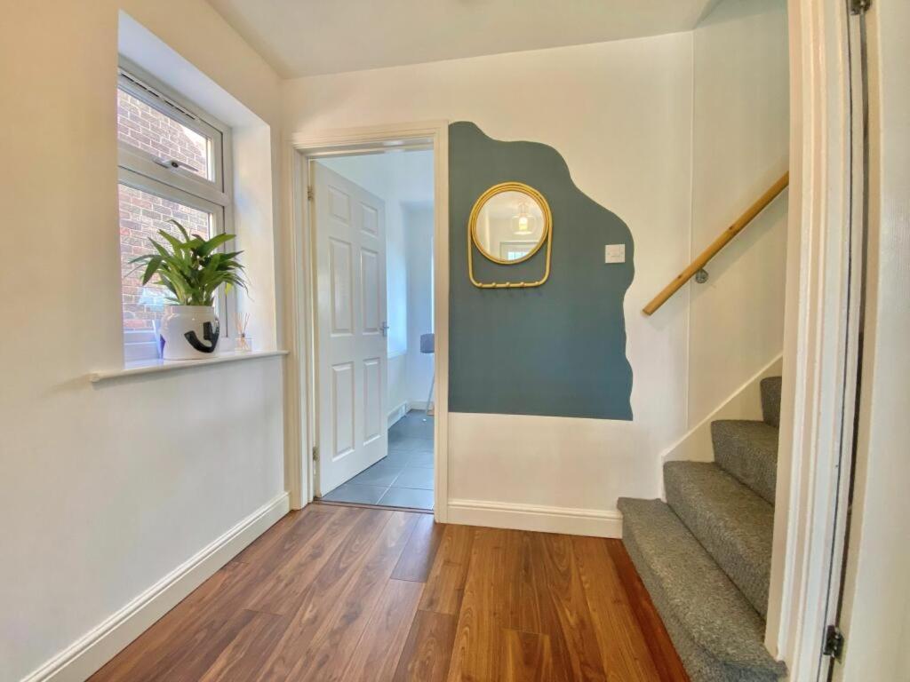 Huge 4bed 2bath Private Parking Nec By Empower Homes