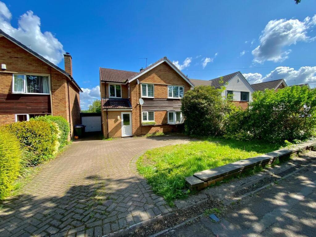 Huge 4bed 2bath Private Parking Nec By Empower Homes Holiday home Coventry