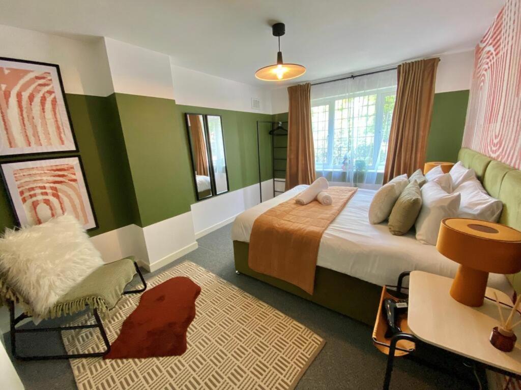 Huge 4bed 2bath Private Parking Nec By Empower Homes Holiday home Coventry