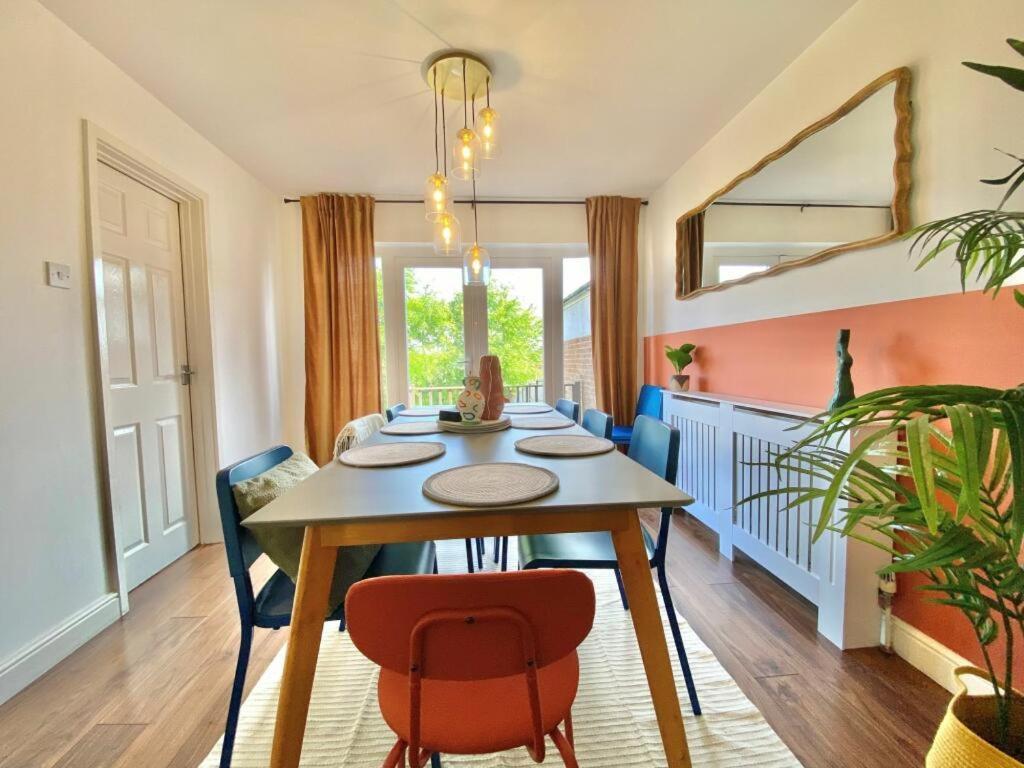 Huge 4bed 2bath Private Parking Nec By Empower Homes Holiday home