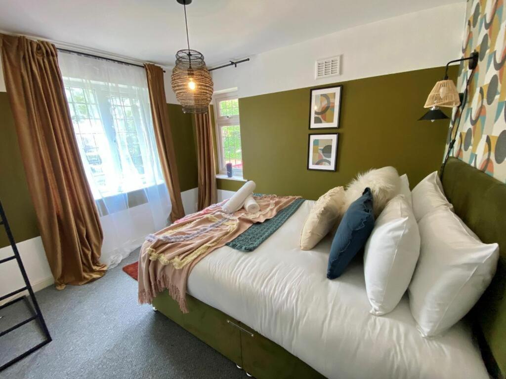 Huge 4bed 2bath Private Parking Nec By Empower Homes * Coventry