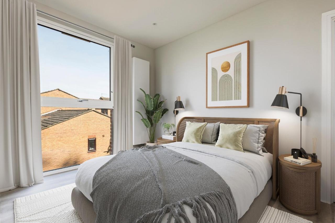 Incredible Private In A Fully Serviced House Next To City Centre With Free Parking * Coventry