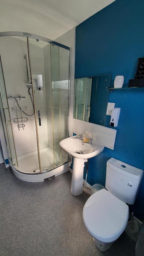 Contractors, Centre, Parking, 3 Double Rooms, Netflix, Cosy! Coventry