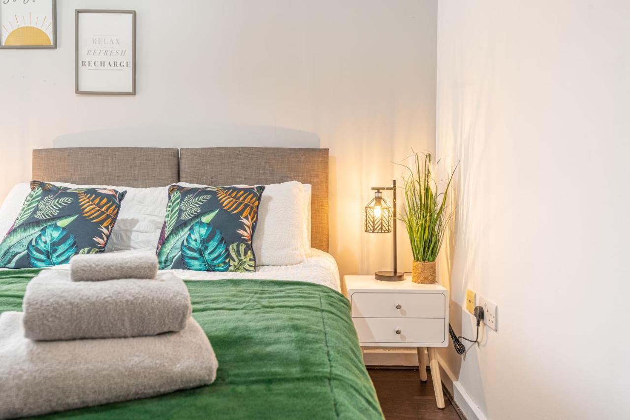 Centre Flat: Accessible Family Haven With Free Parking Apartamento *