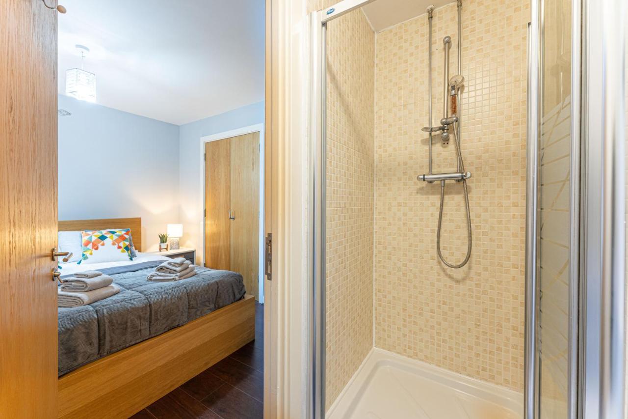 Centre Flat: Accessible Family Haven With Free Parking Coventry
