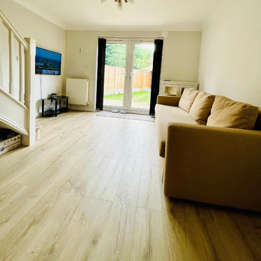 Villa Mezzo House- Entire Coventry