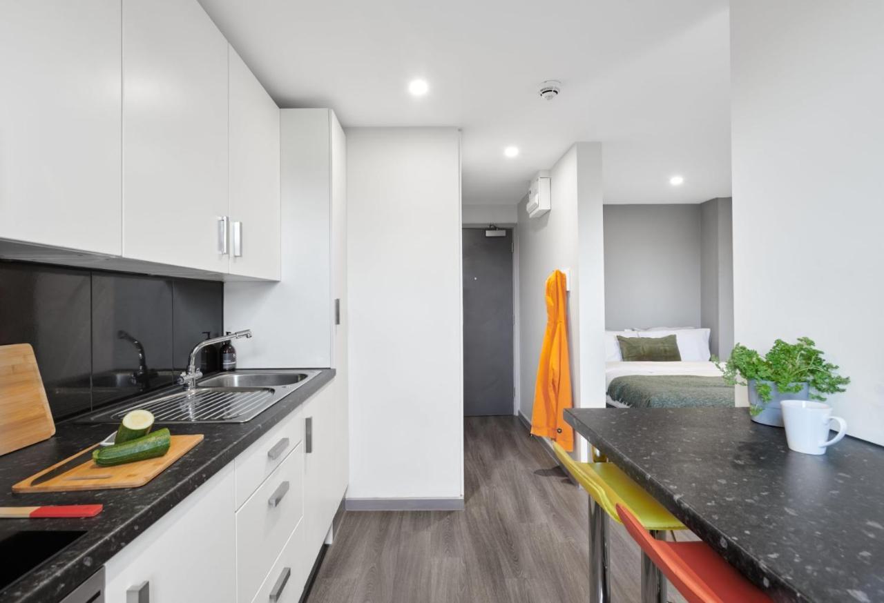 And Ensuite With Shared Kitchen At Gosford Gate Near Centre