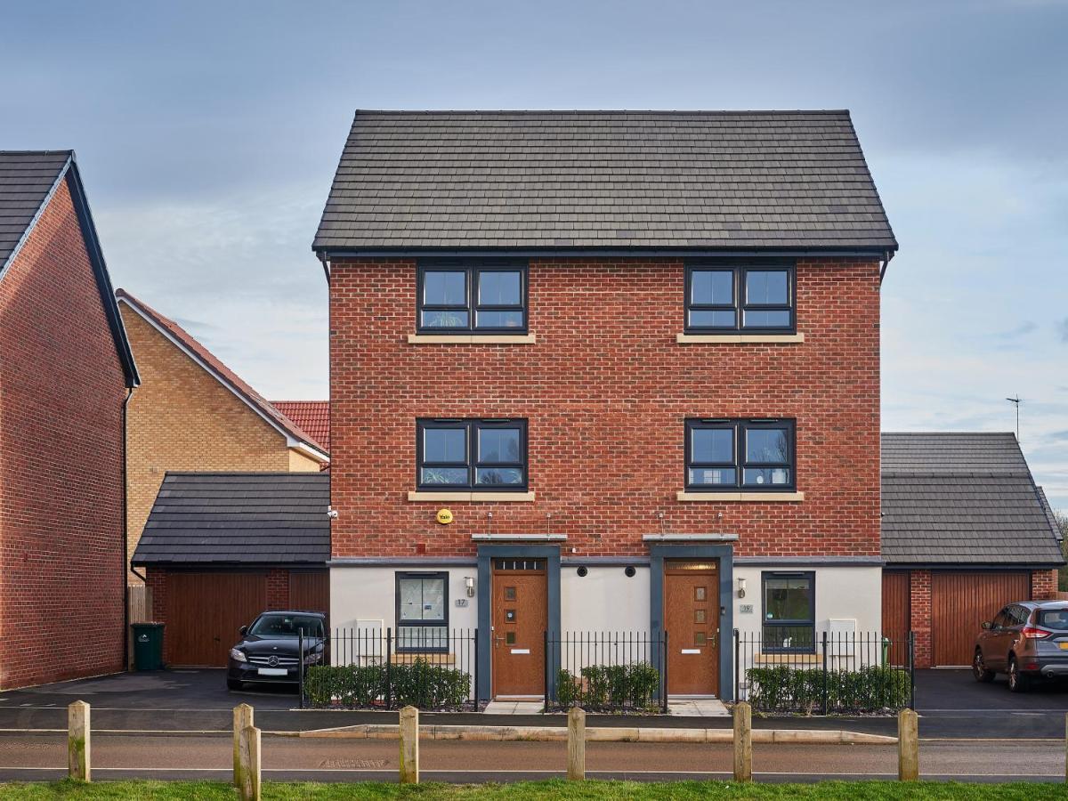 Holiday home For 6+2, 150mbp Wi-fi + Parking Coventry