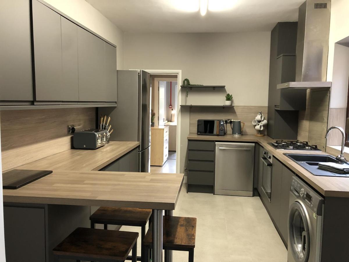 Executive Or Large Family 5-bed House - Hosted By Hutch Lifestyle Casa de férias Coventry