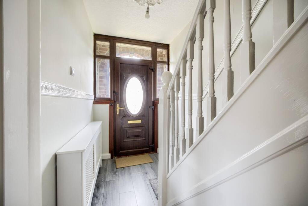 Cozy 3-bedroom House With Garden And Entertainment Coventry