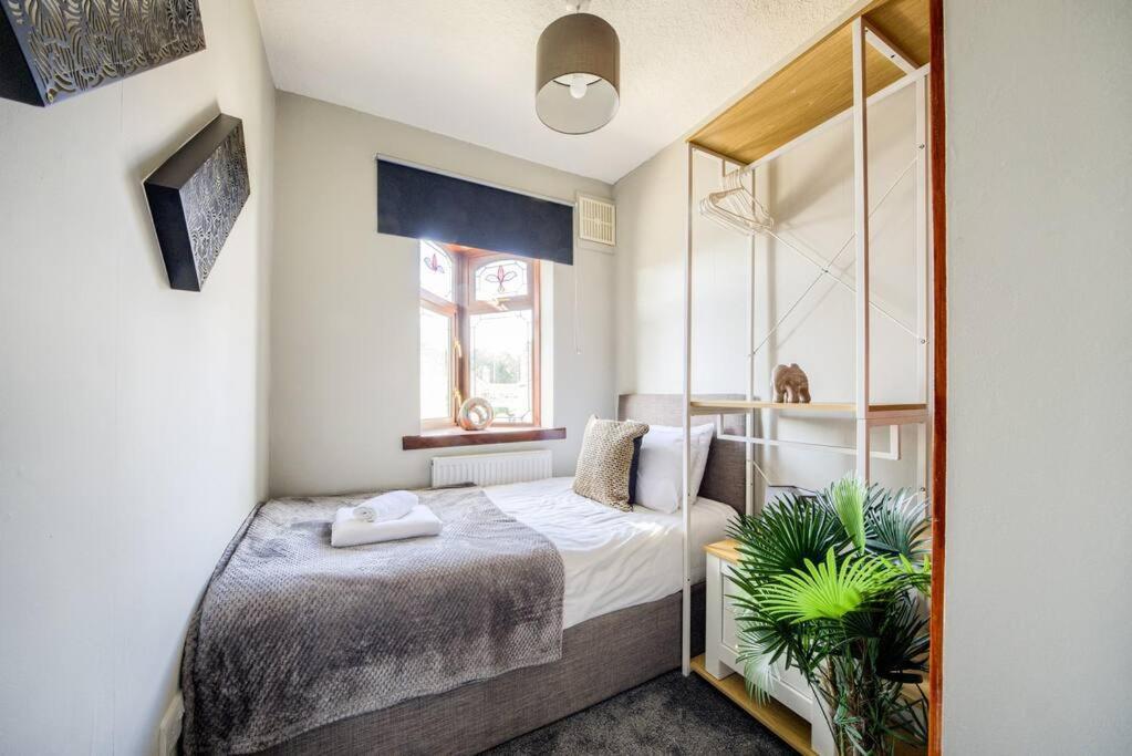 Cozy 3-bedroom House With Garden And Entertainment Holiday home *