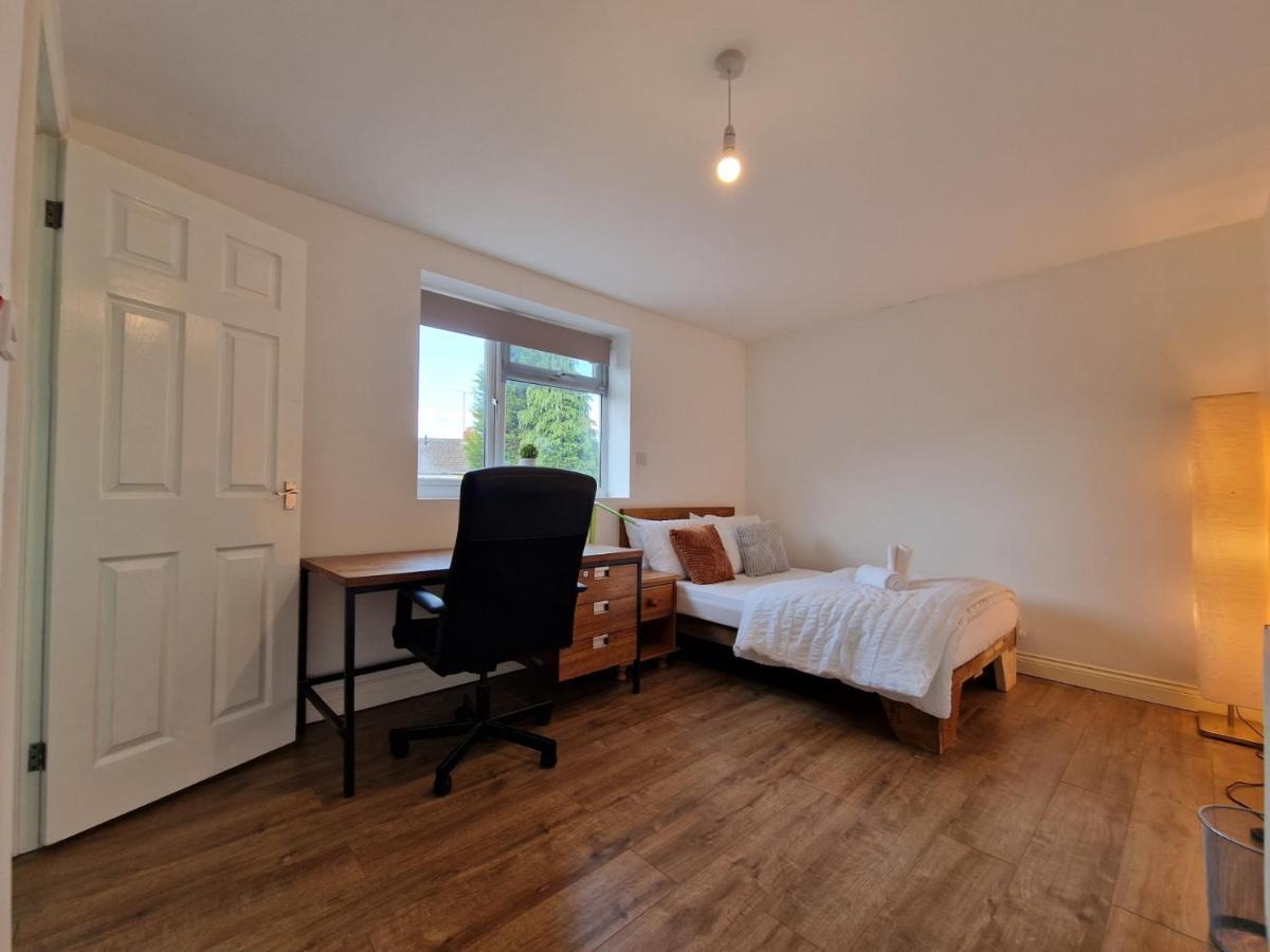 Living Serviced 8