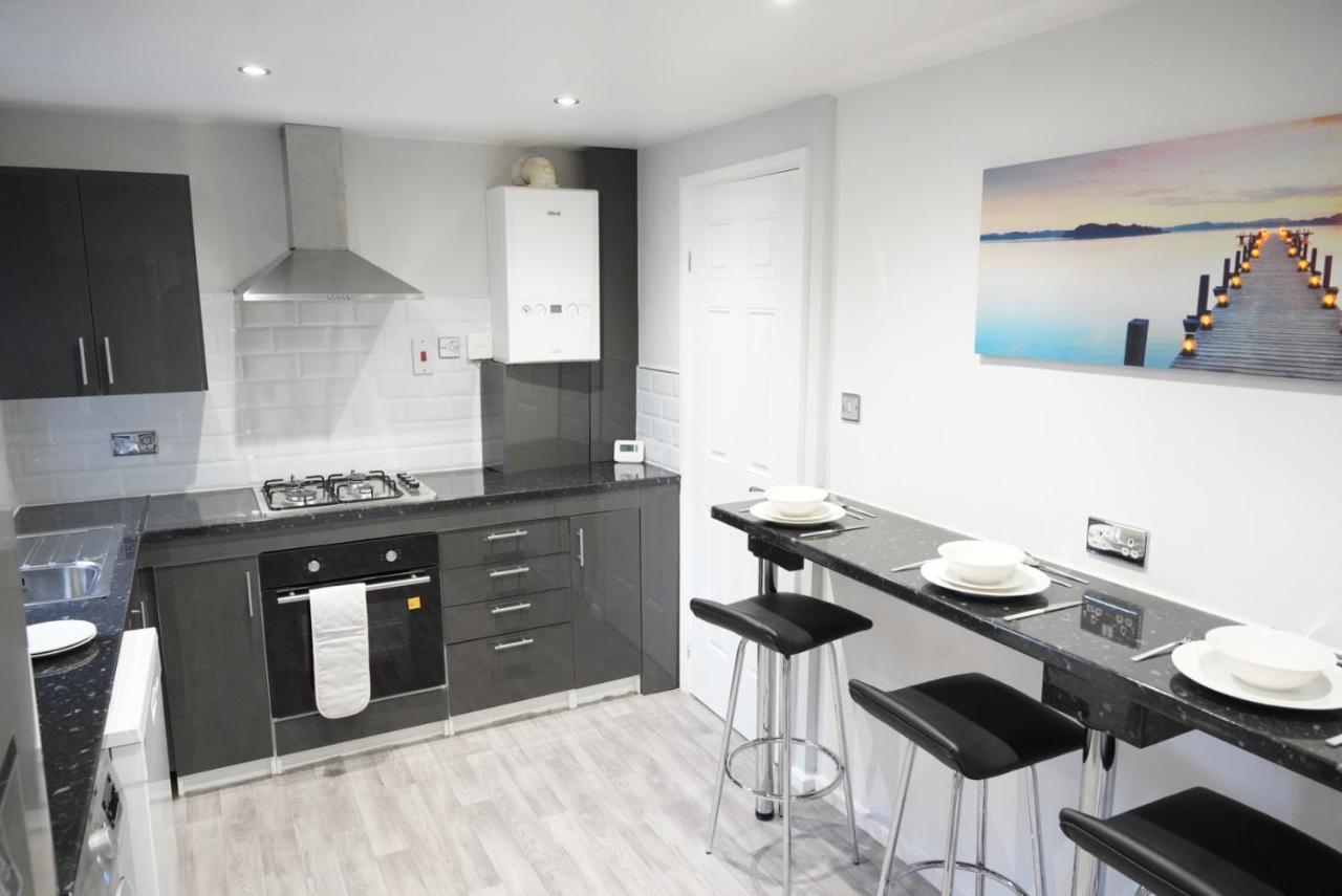Ricoh Arena/newly Refurbished Semi-detached House