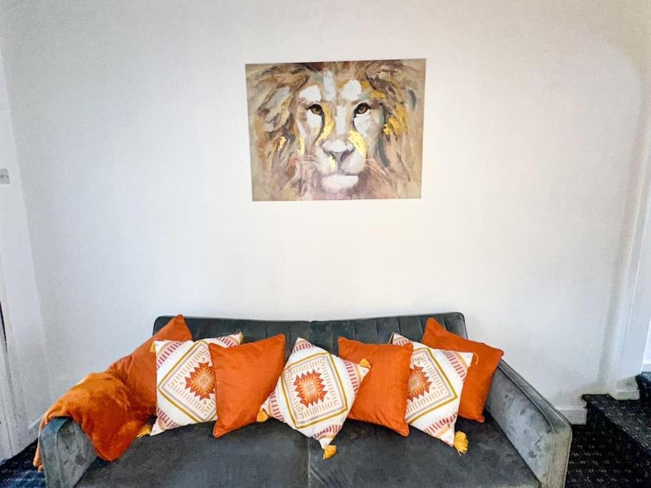 Modern Town House - * Coventry