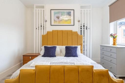 Walsgrave Road - 3 Bedrooms - Free Parking & Wi-fi *