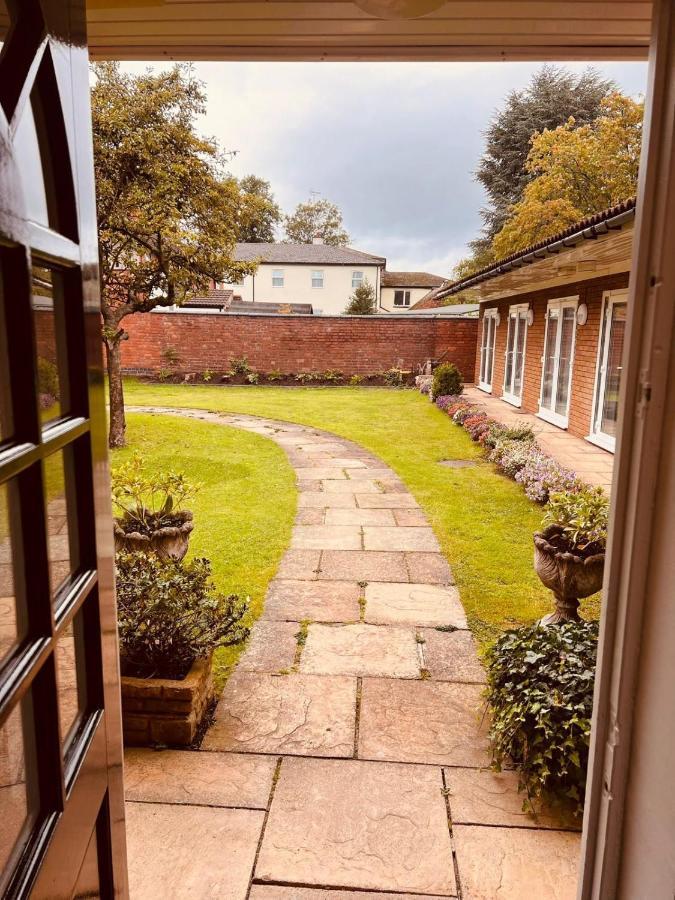 Hotel cápsula Selborne Off Road Gated Parking *